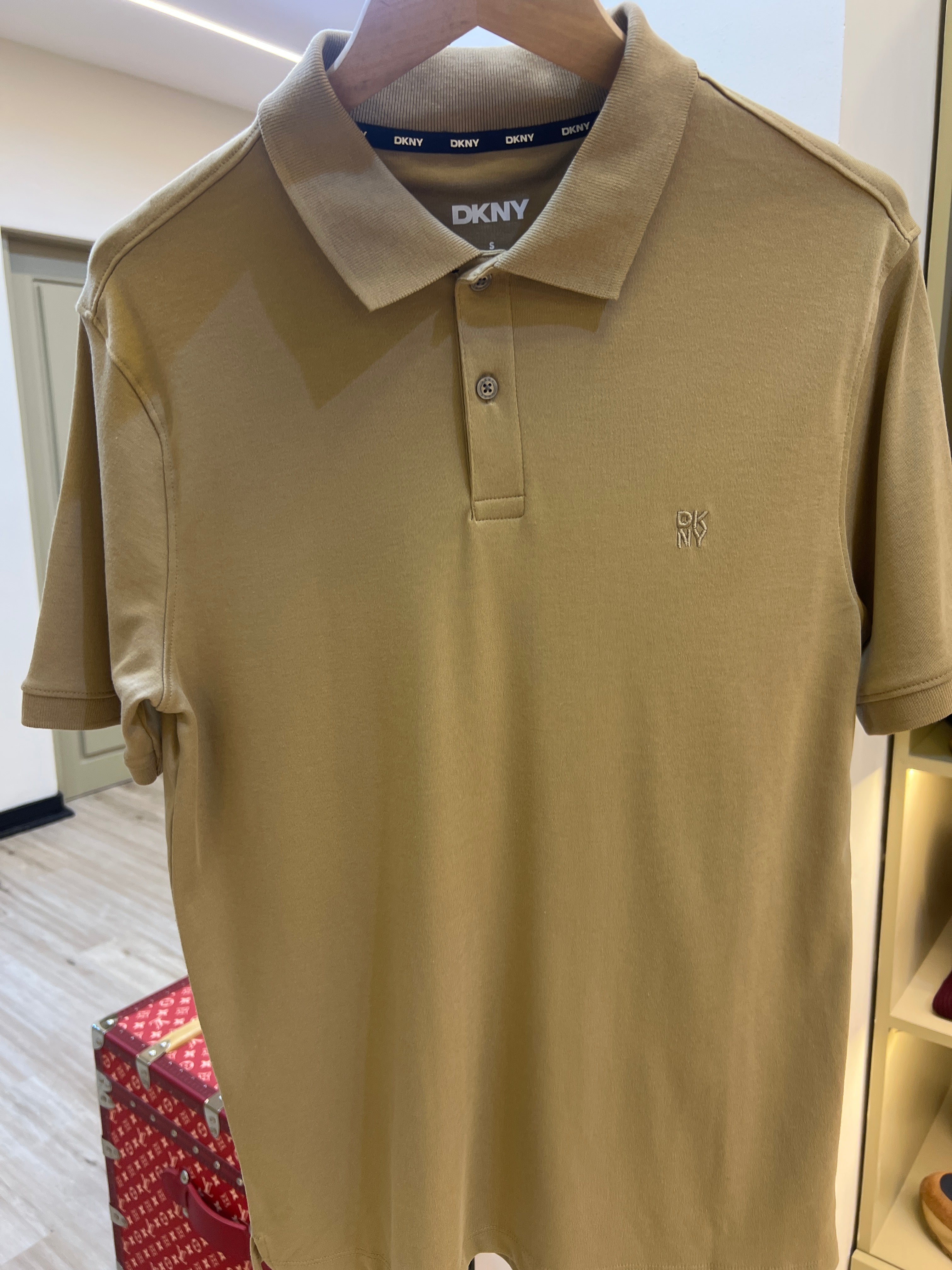 DKNY short sleeve polo shirt made of cotton and spandex jersey