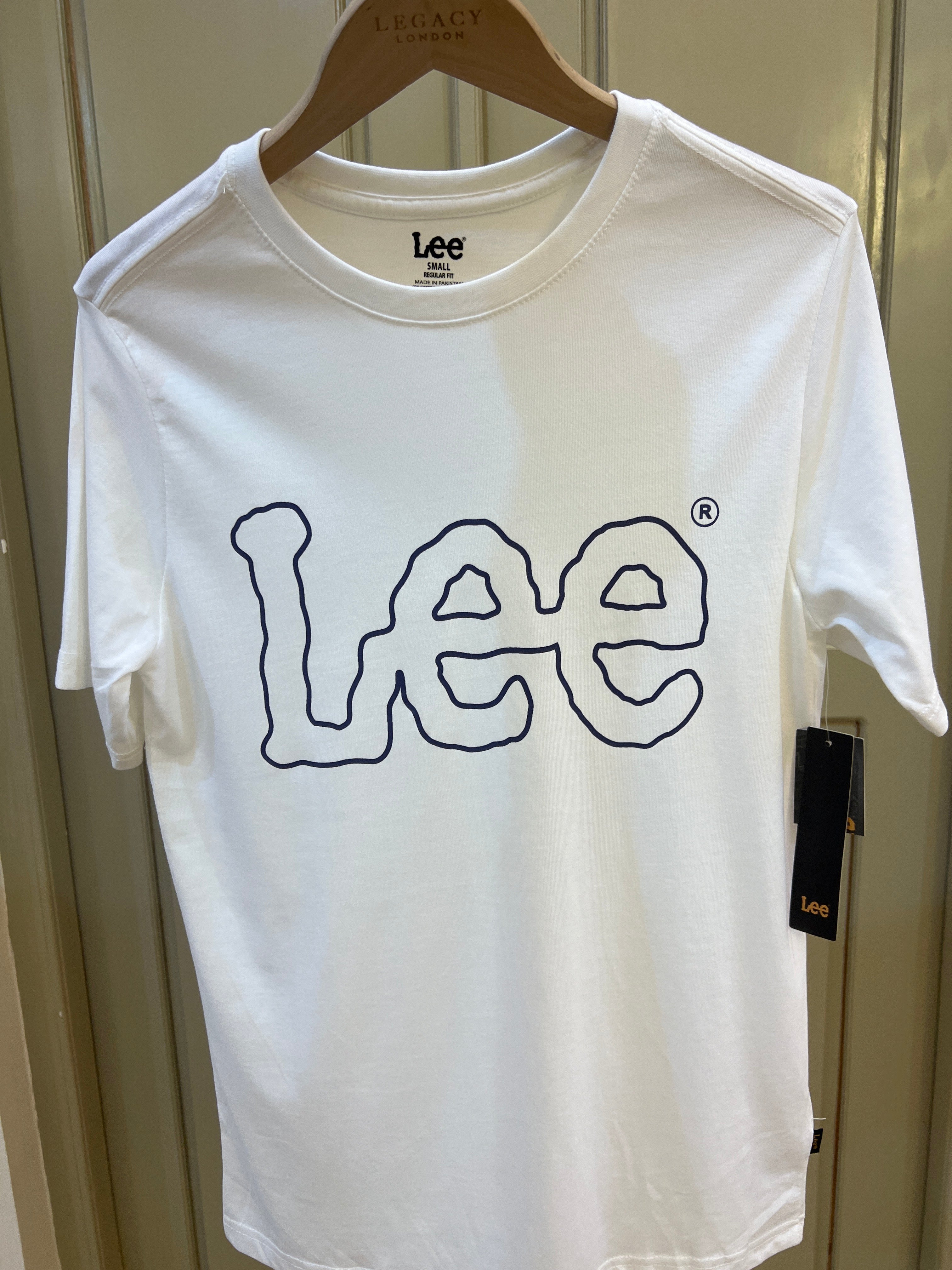 Lee Men's Large Logo T-shirt is a white crew neck tee