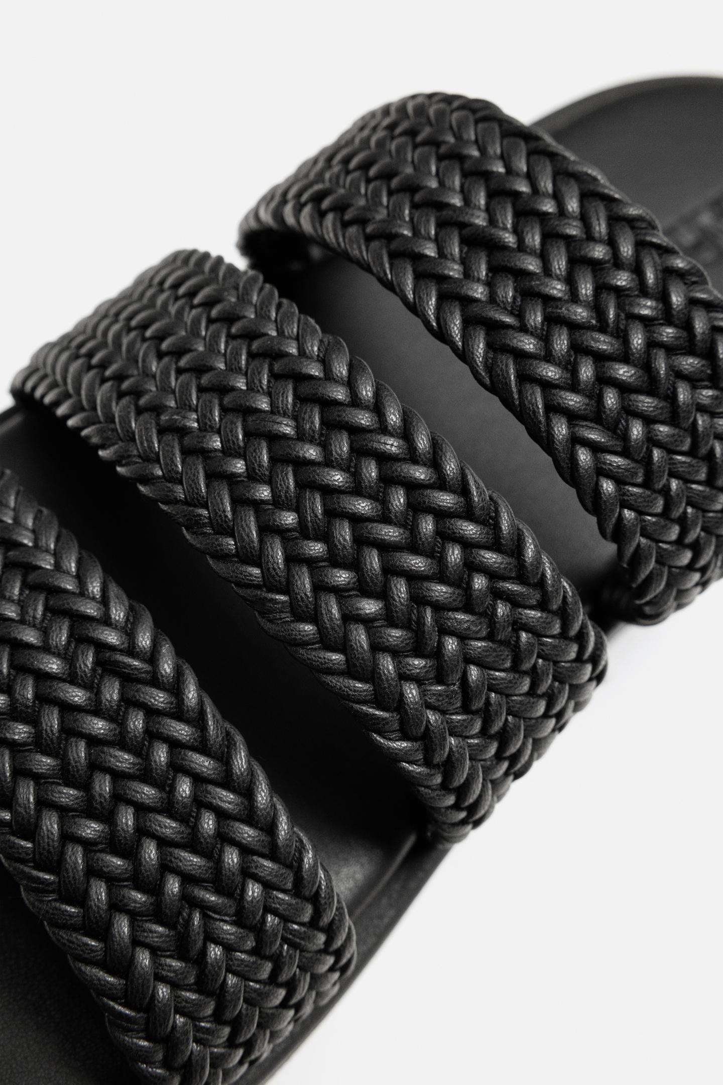 SANDALES À BRIDES TRESSÈES